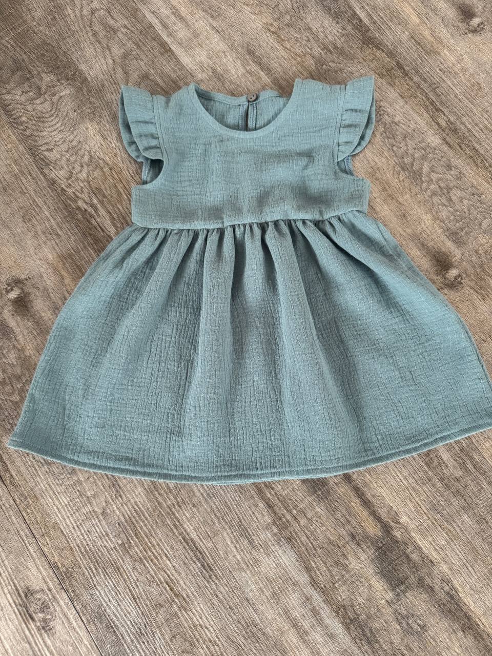 Musselin Kleid Mädchen – Baby Kleid mit Flügelärmeln – Sommerkleid aus Baumwolle – Handgemachtes Kinderkleid.