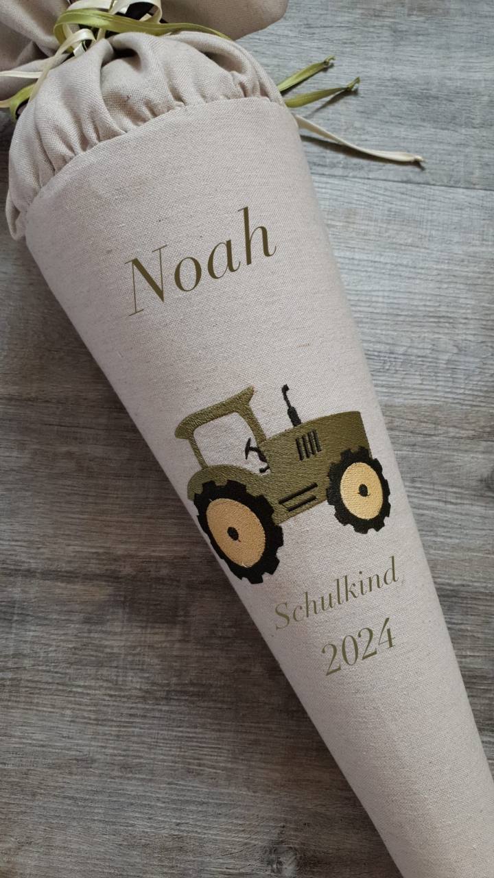 Schultüte, Zuckertüte aus Stoff, Trecker mit Namen, Handmade individualisierbar (ohne Rohling)