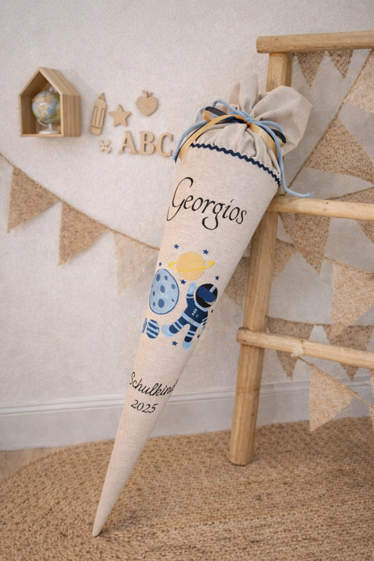 Schultüte Einschulung 2026 Astronaut mit Name – Personalisierte Zuckertüte Junge – Bestickte Schultüte 70 cm – Schulkind Geschenk