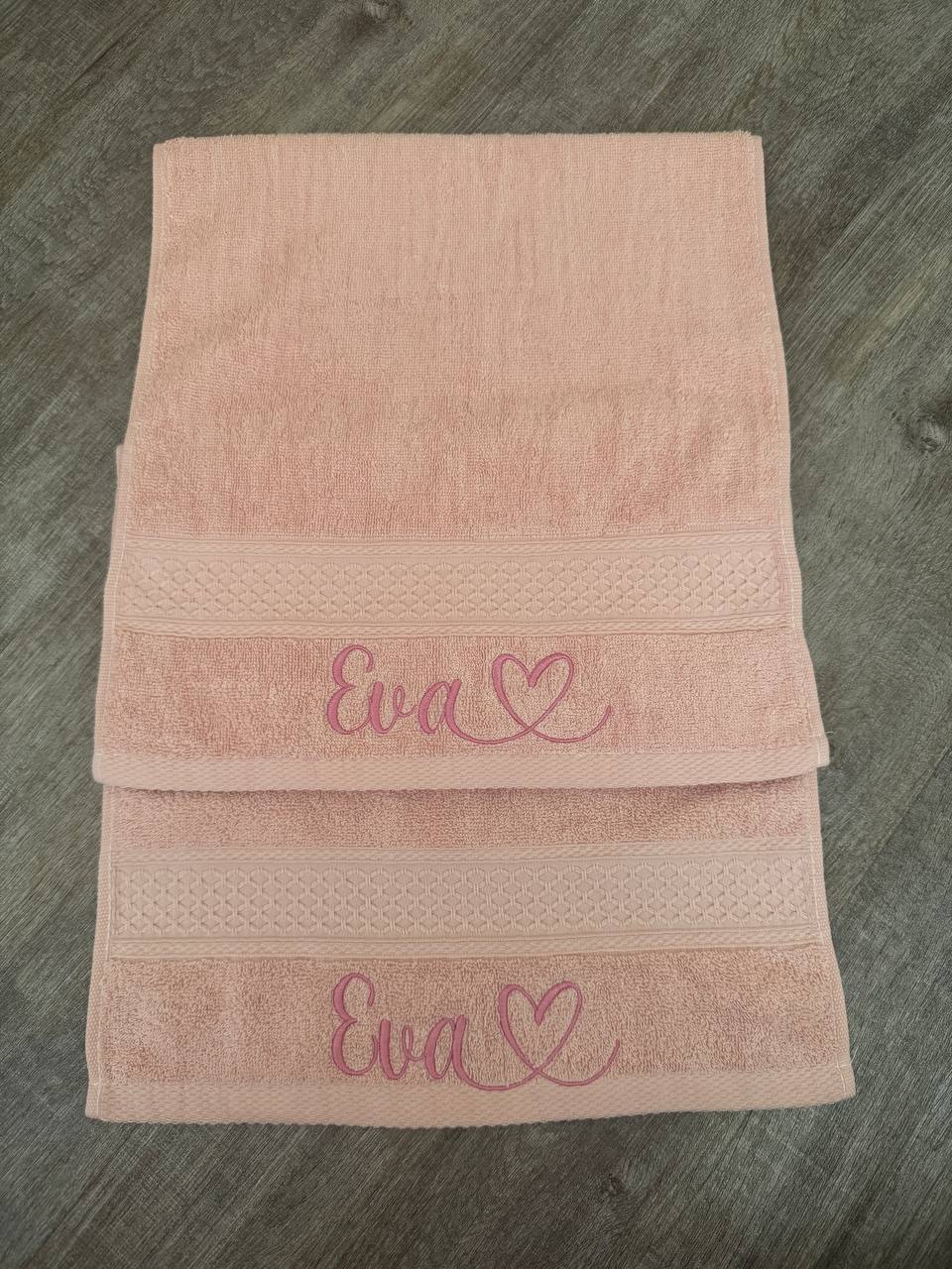 Personalisierte Handtücher mit gesticktem Namen – Rosa für Mädchen / Blau für Jungen – 3 Größen