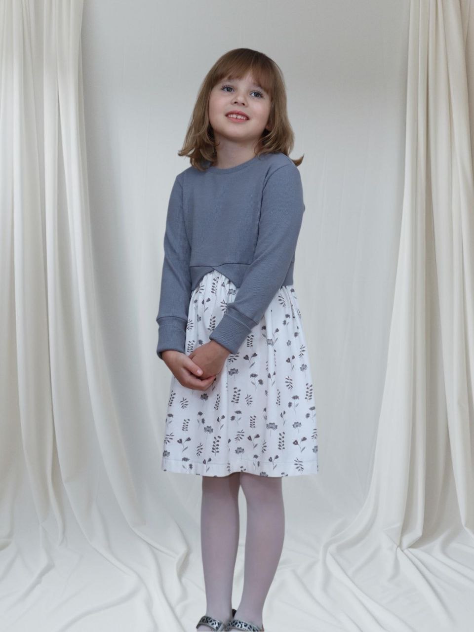 Kleid - Mädchen Kleid aus Bündchen und Baumwolljersey mit Taillenband.