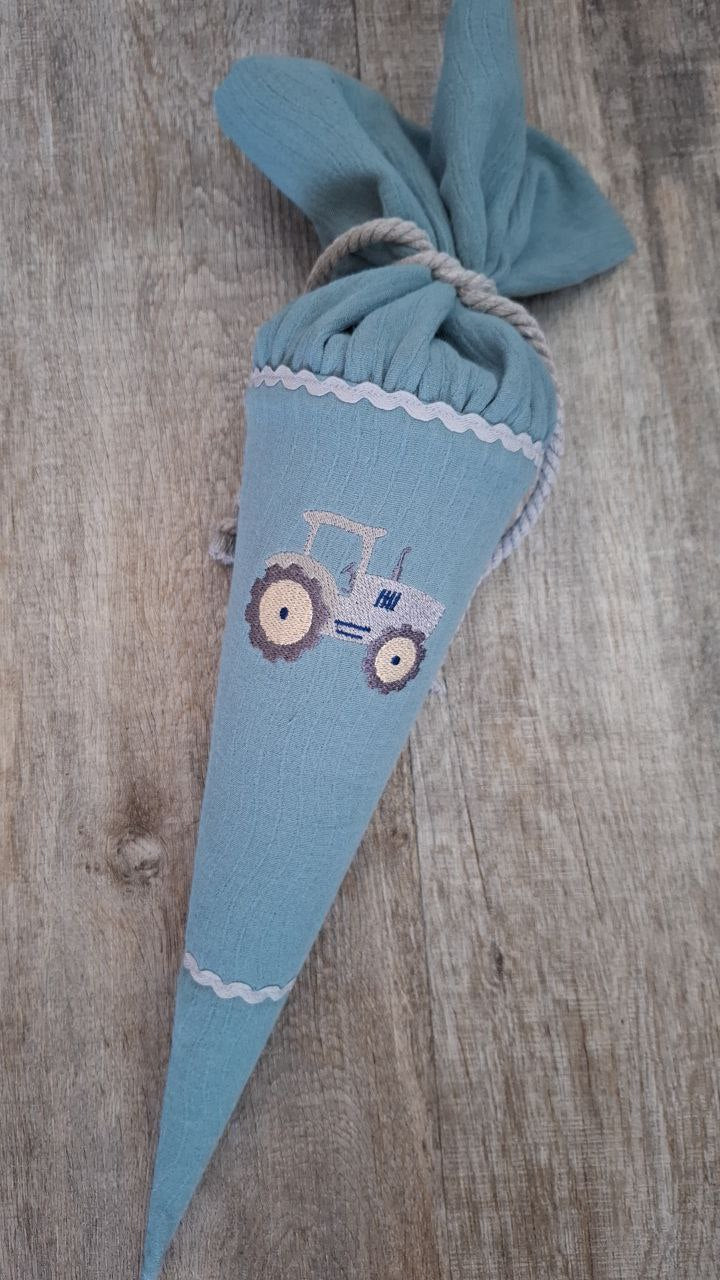 Schultüte Traktor personalisiert | Geschwistertüte Musselin Stahlblau | Stoffbezug ohne Papprohling | Name & Datum bestickt