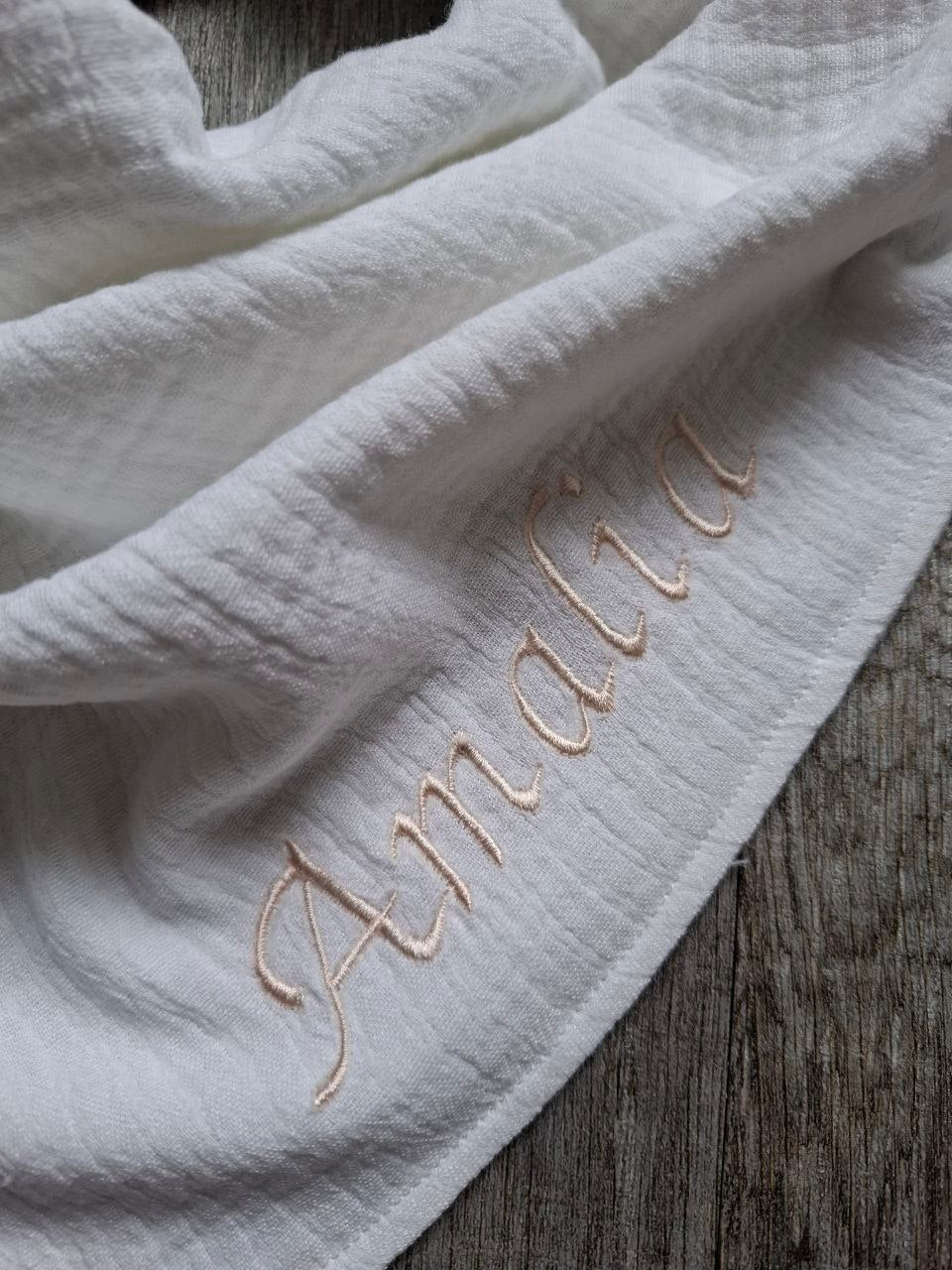 Kinder Set personalisiert | Jersey Beanie rosa & Musselin Halstuch offwhite | Name bestickt | Geschenk Geburt.