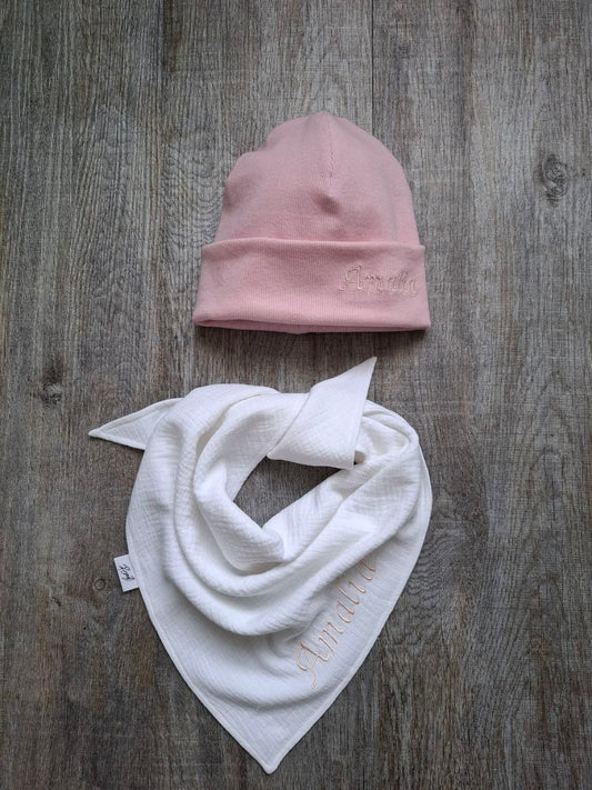Kinder Set personalisiert | Jersey Beanie rosa & Musselin Halstuch offwhite | Name bestickt | Geschenk Geburt.