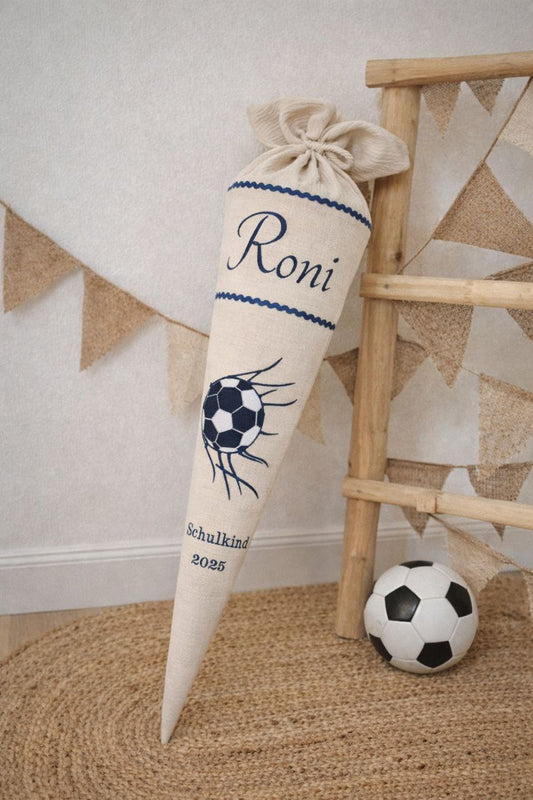 Personalisierte Schultüte Fußball aus Musselin – 70 cm mit Papprohling – Junge Einschulung – 2 Farbvarianten – Name bestickt.