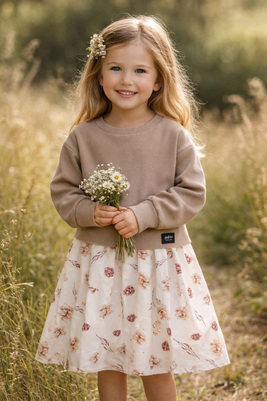 Kleid - Mädchen Kleid aus Bündchen und Baumwolljersey mit Taillenband.