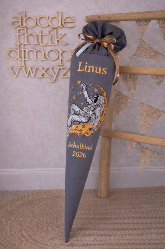 Schultüte personalisiert Astronaut | Einschulung 2026 | Zuckertüte Junge grau | Name & Schulkind bestickt | 70 cm | Canvas | Weltall Motiv