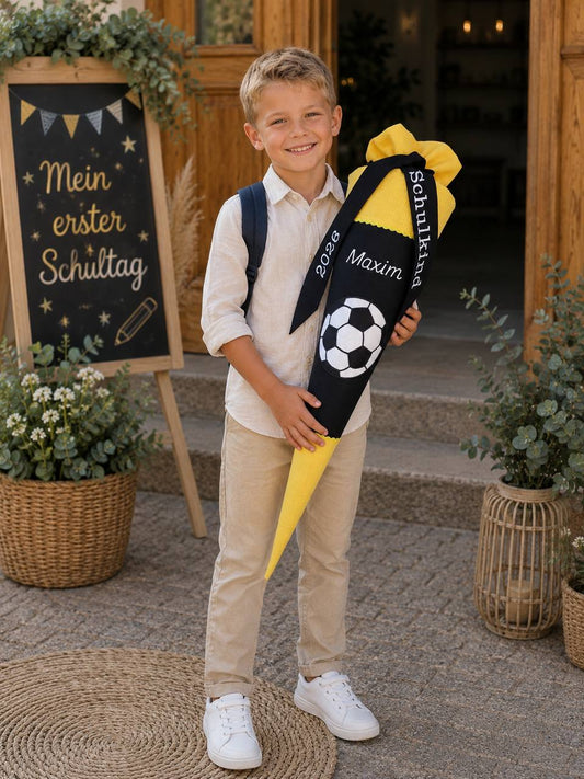 Fußball Schultüte personalisiert | Schultüte Junge | Canvas Schwarz | mit Papprohling | Name & Schulkind Stickerei